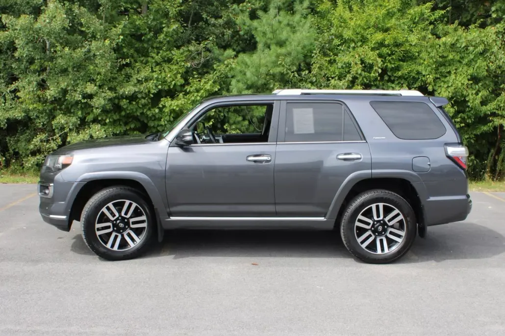 2019 Toyota 4Runner Limited photo 1