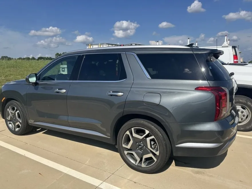 2024 Hyundai Palisade SEL photo 1
