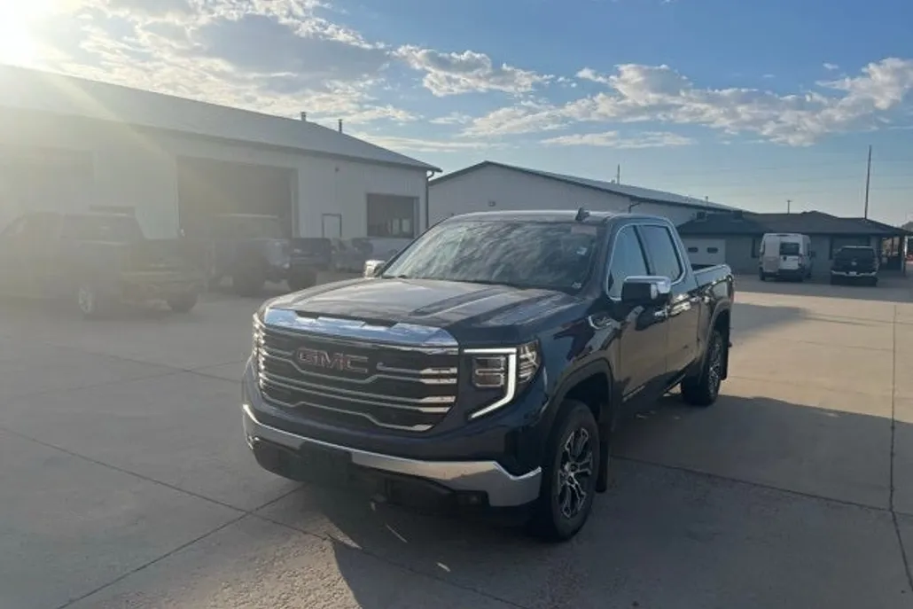 2022 Gmc Sierra 1500 SLT photo 1