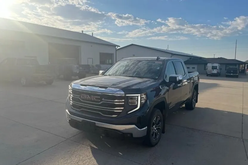 2022 Gmc Sierra 1500 SLT photo 1