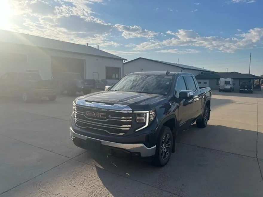 2022 Gmc Sierra 1500 SLT photo 1