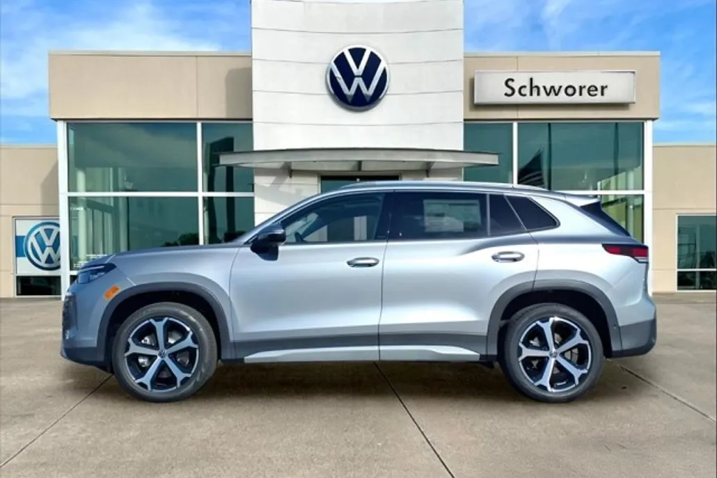 2025 Volkswagen Tiguan SE photo 1