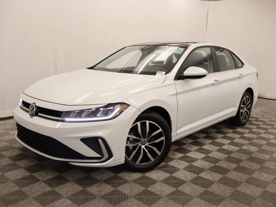 2025 Volkswagen Jetta SE photo 1