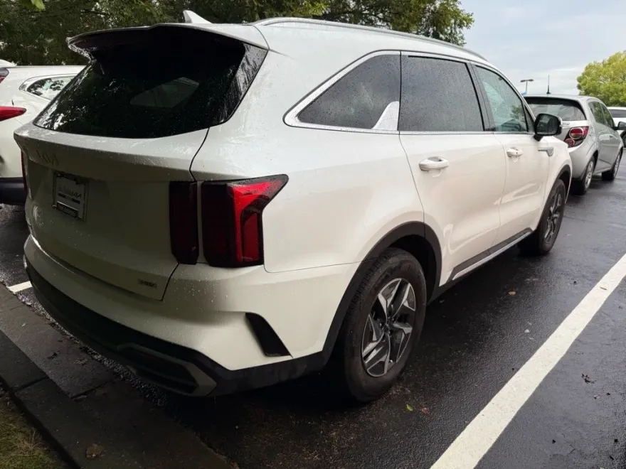 2023 Kia Sorento Hybrid EX photo 1