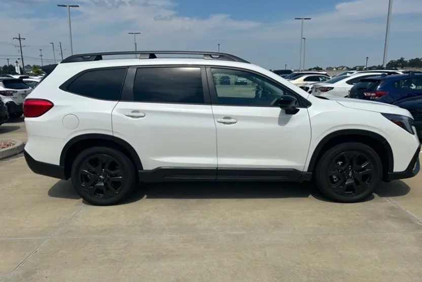 2024 Subaru Ascent Onyx Edition photo 1