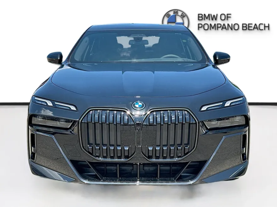 2025 Bmw 750e photo 1