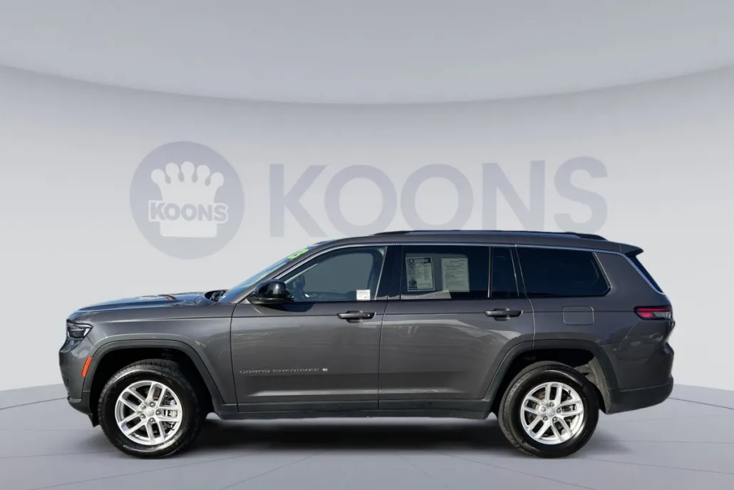 2023 Jeep Grand Cherokee Laredo photo 1