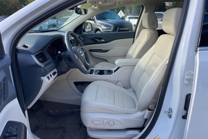 2023 Gmc Acadia Denali photo 1