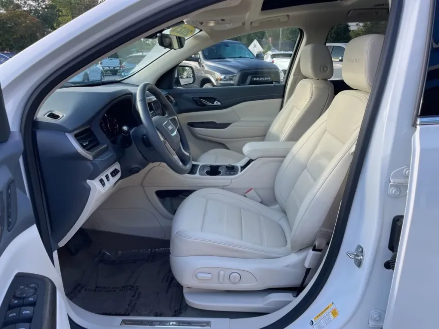 2023 Gmc Acadia Denali photo 1