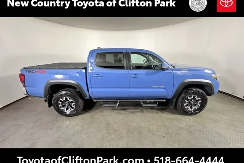 2019 Toyota Tacoma TRD Off-Road photo 1