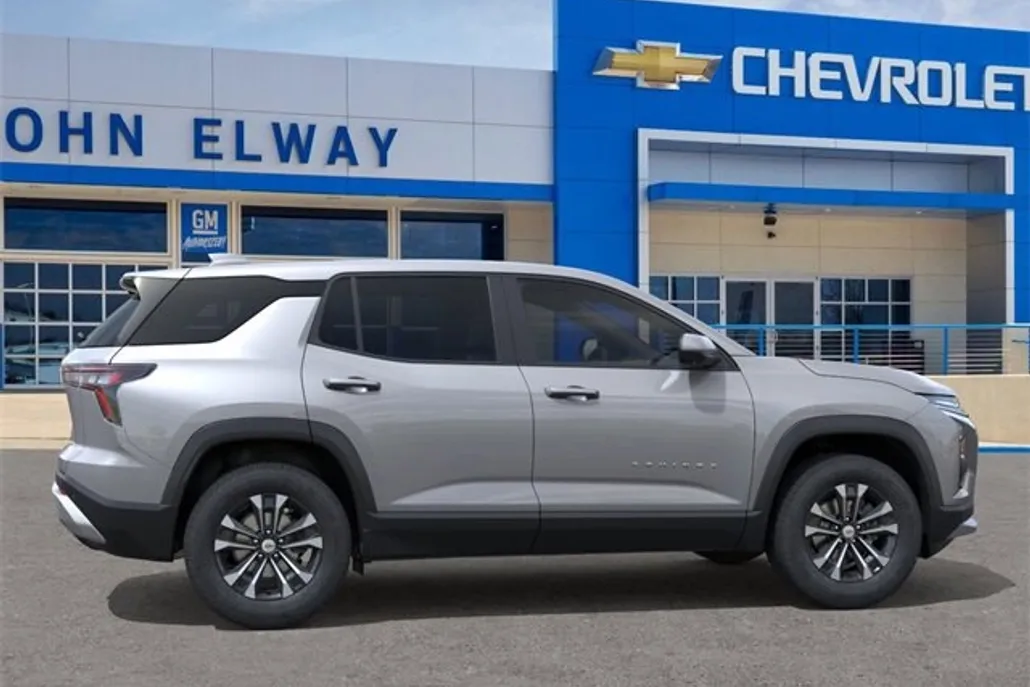 2026 Chevrolet Equinox LT photo 1