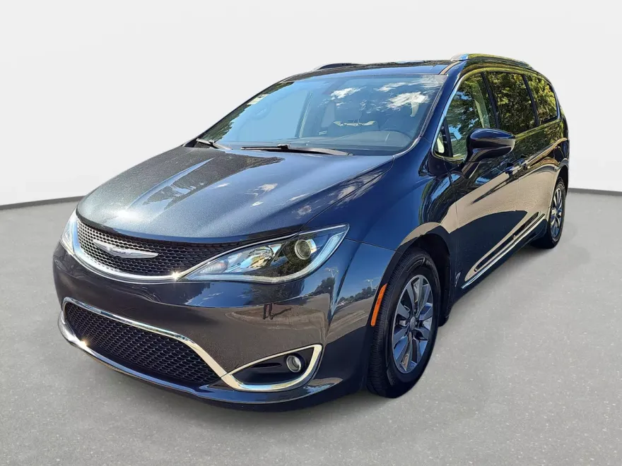 2020 Chrysler Pacifica Touring Plus photo 1
