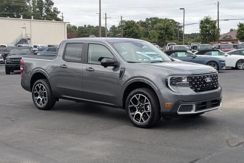2025 Ford Maverick Lariat photo 1