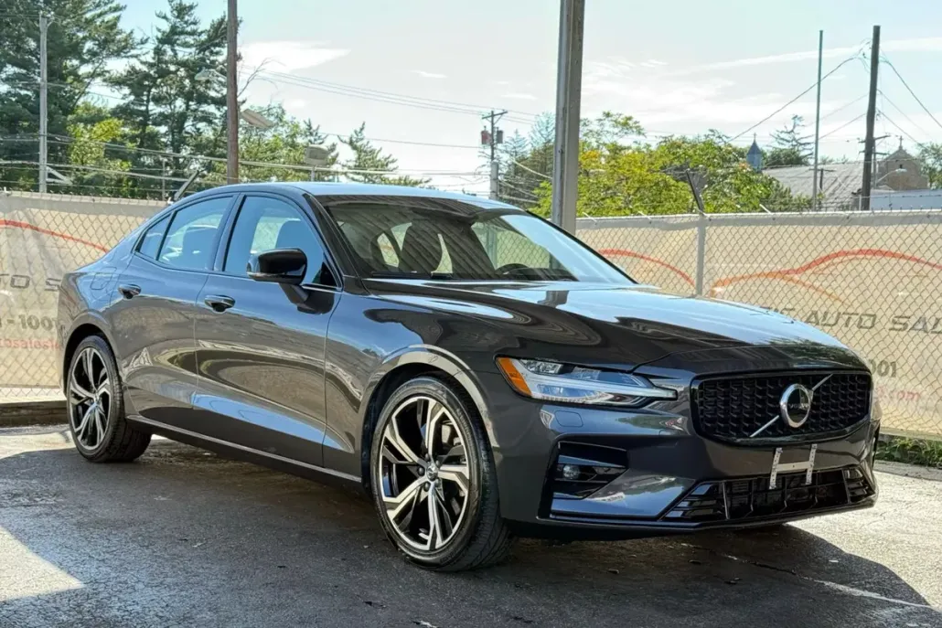 2025 Volvo S60 B5 Core photo 1