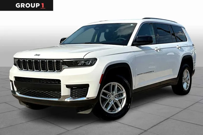 2023 Jeep Grand Cherokee Laredo Altitude photo 1