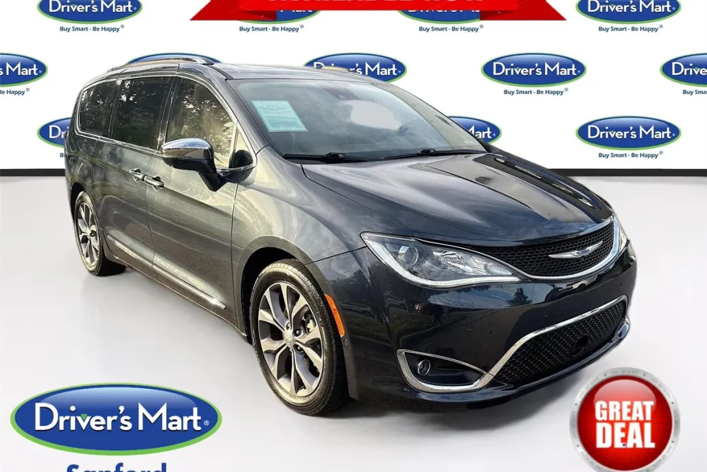 2020 Chrysler Pacifica Limited photo 1