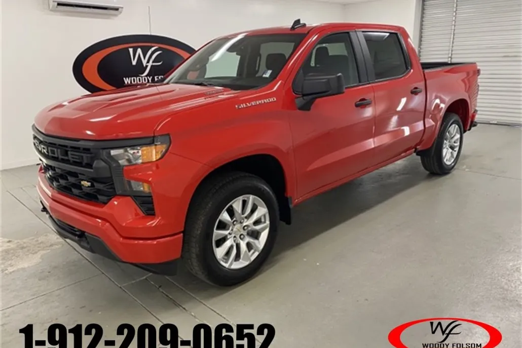 2025 Chevrolet Silverado 1500 Custom photo 1