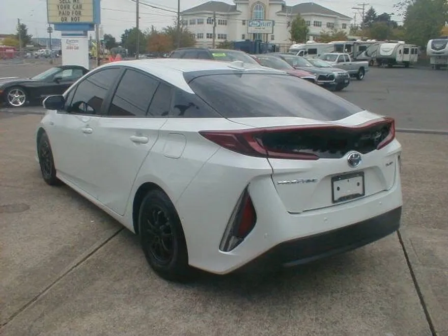 2021 Toyota Prius Prime Limited photo 1