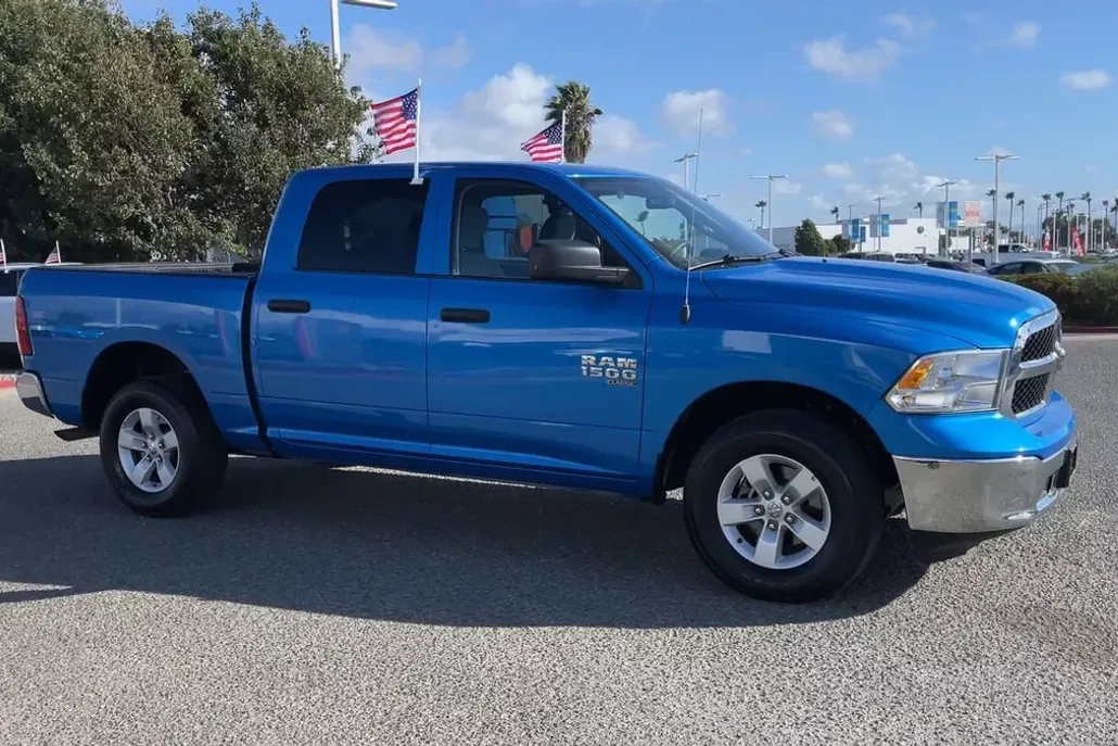 2022 Ram 1500 Classic SLT photo 1