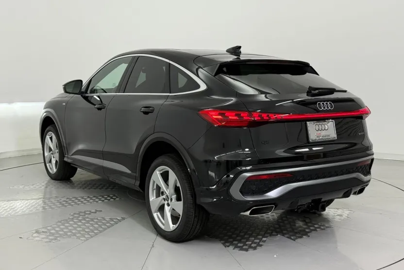 2025 Audi Q5 2.0T Premium Plus photo 1