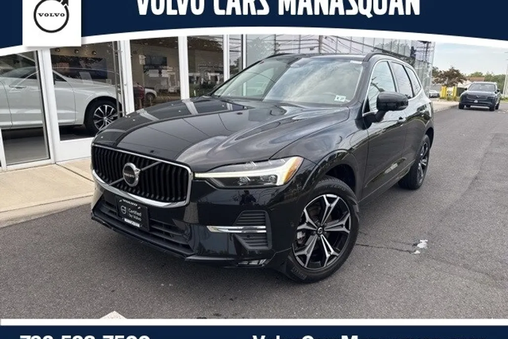 2022 Volvo XC60 B5 Momentum photo 1