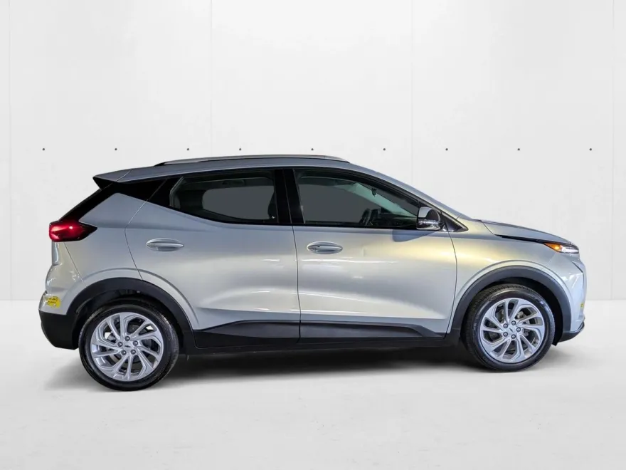 2023 Chevrolet Bolt EUV photo 1