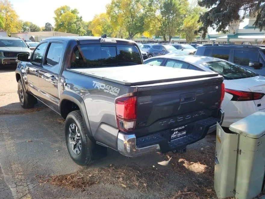 2018 Toyota Tacoma TRD Off-Road V6 photo 1