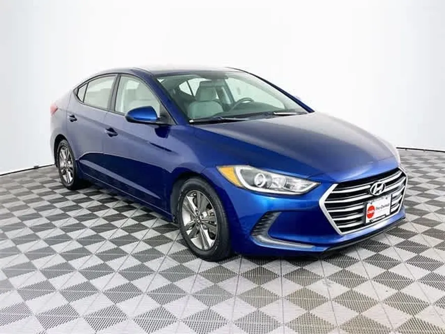 2017 Hyundai Elantra SE photo 1