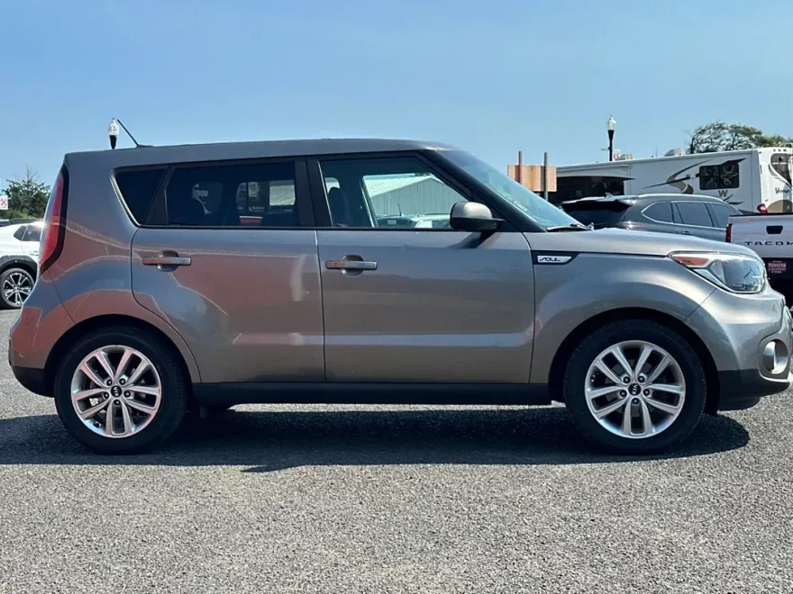 2018 Kia Soul Plus photo 1