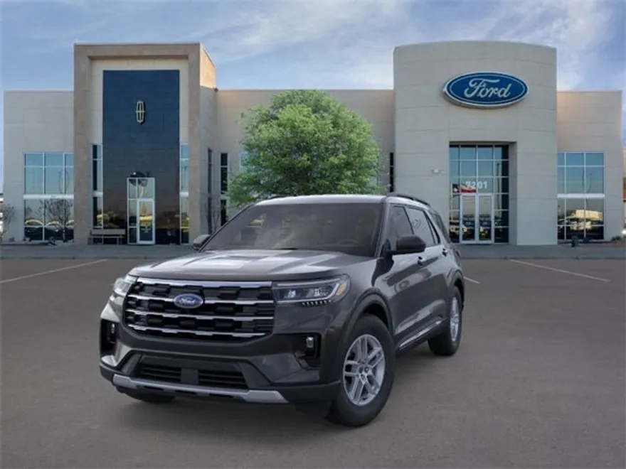 2025 Ford Explorer photo 1