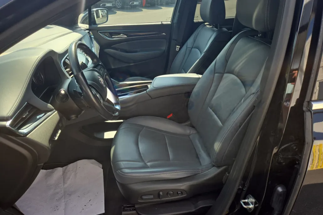 2023 Buick Enclave Premium photo 1