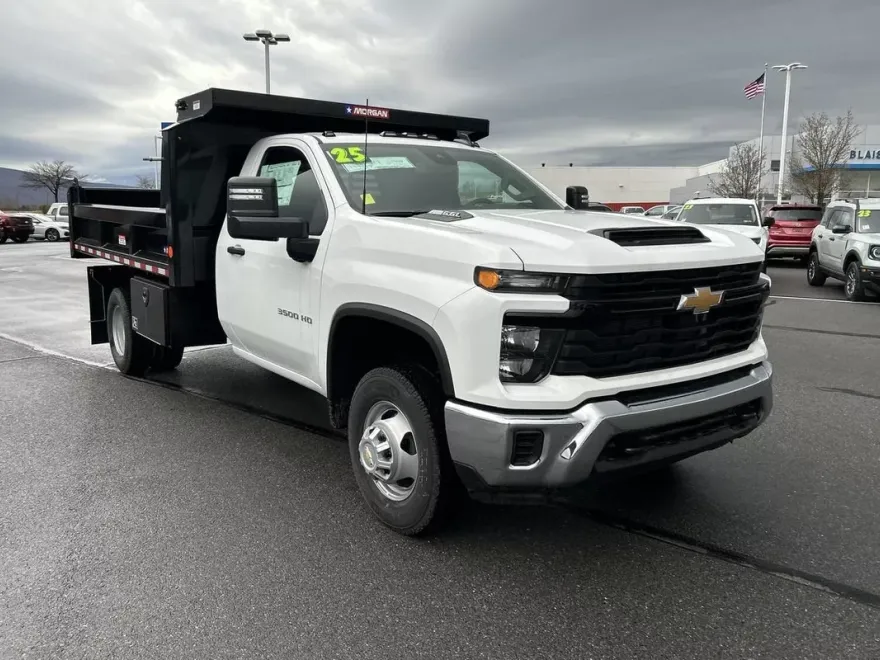 2025 Chevrolet Silverado 3500HD Work Truck photo 1