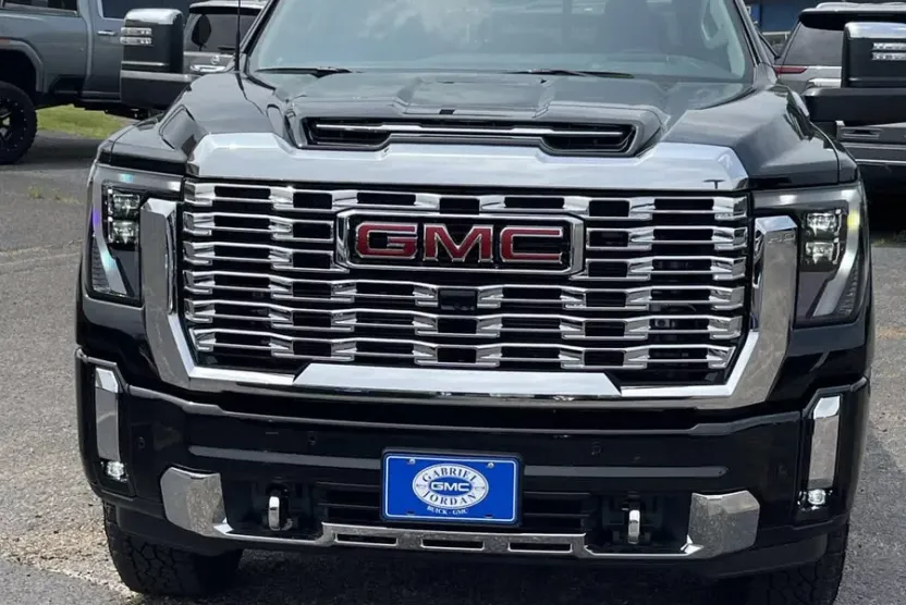 2024 Gmc Sierra 2500 HD Denali photo 1