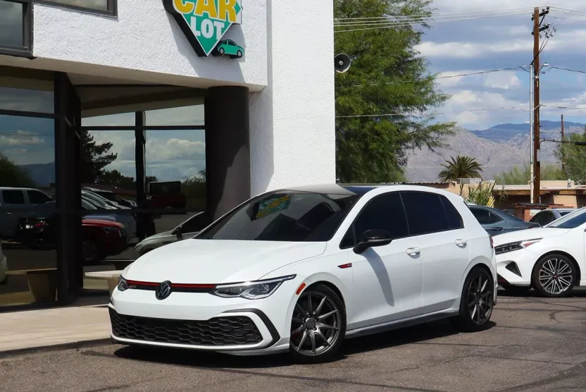 2023 Volkswagen Golf GTI S photo 1