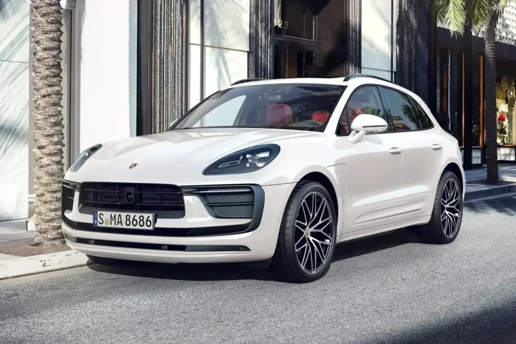 2025 Porsche Macan T photo 1