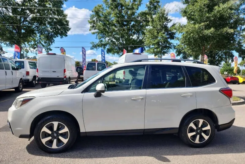 2017 Subaru Forester 2.5i Limited photo 1