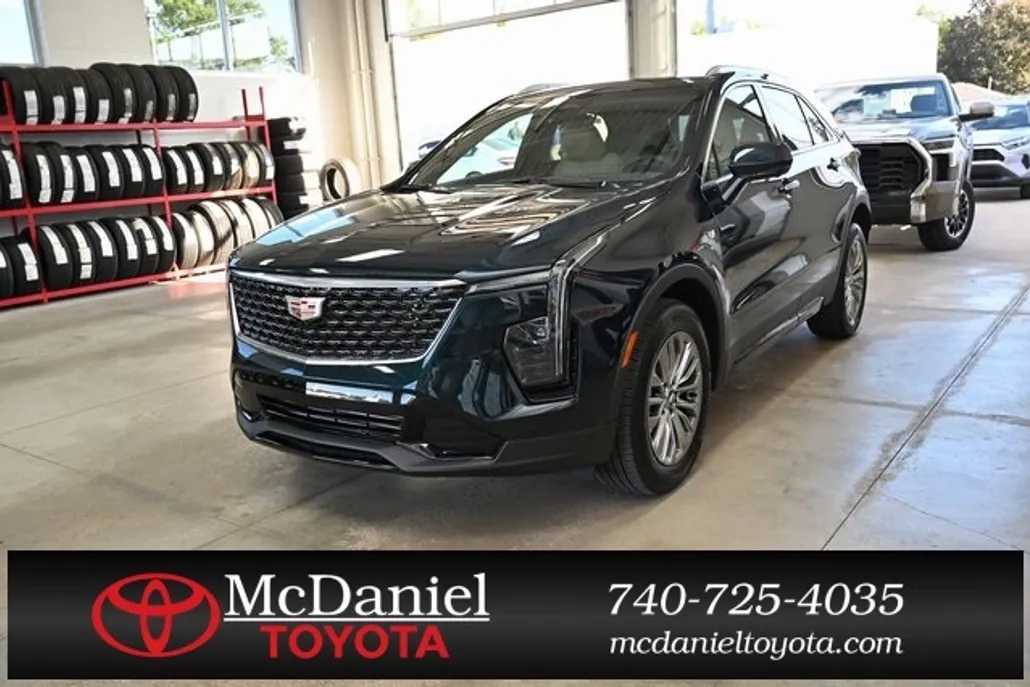 2025 Cadillac XT4 Premium Luxury photo 1