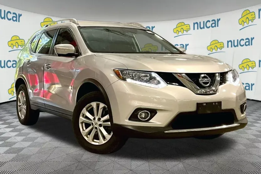 2014 Nissan Rogue SV photo 1
