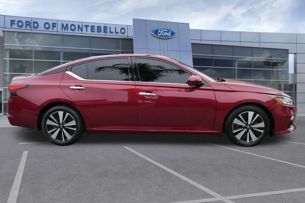 2022 Nissan Altima 2.5 SL photo 1