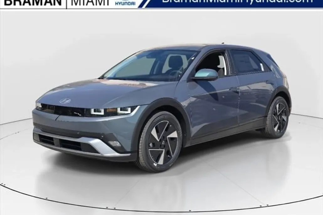 2025 Hyundai Ioniq 5 SE photo 1