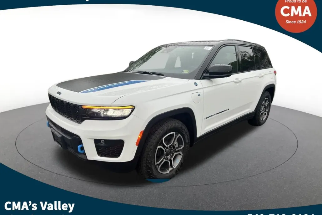 2023 Jeep Cherokee 4xe Trailhawk photo 1