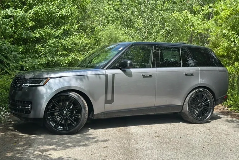 2025 Land Rover Range Rover SE photo 1