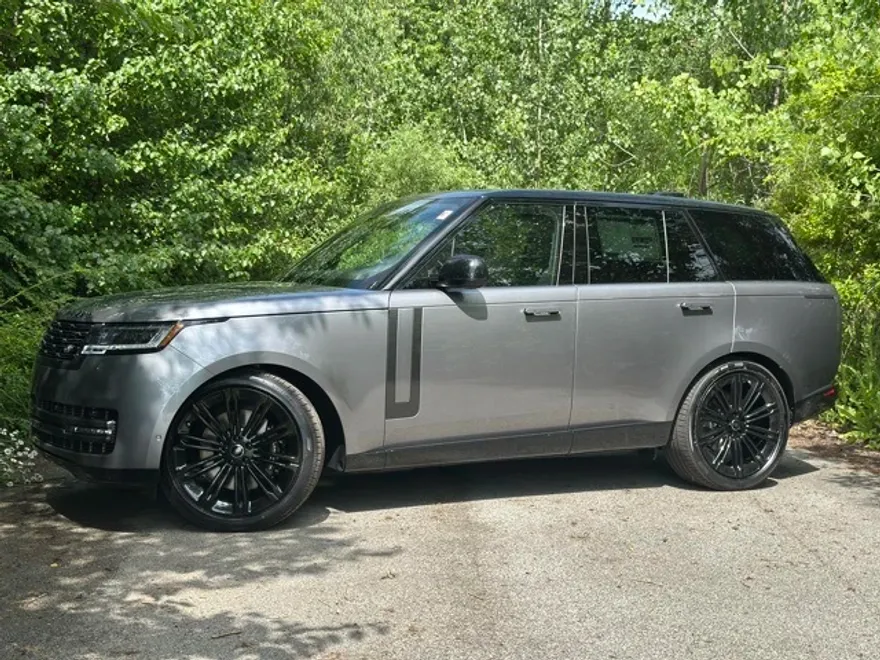 2025 Land Rover Range Rover SE photo 1
