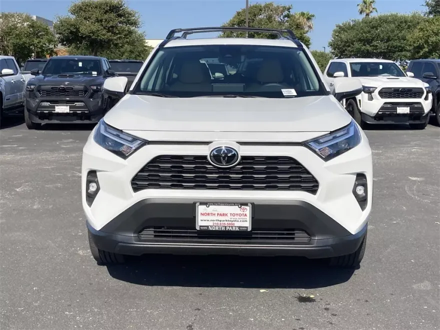 2025 Toyota RAV4 XLE Premium photo 1