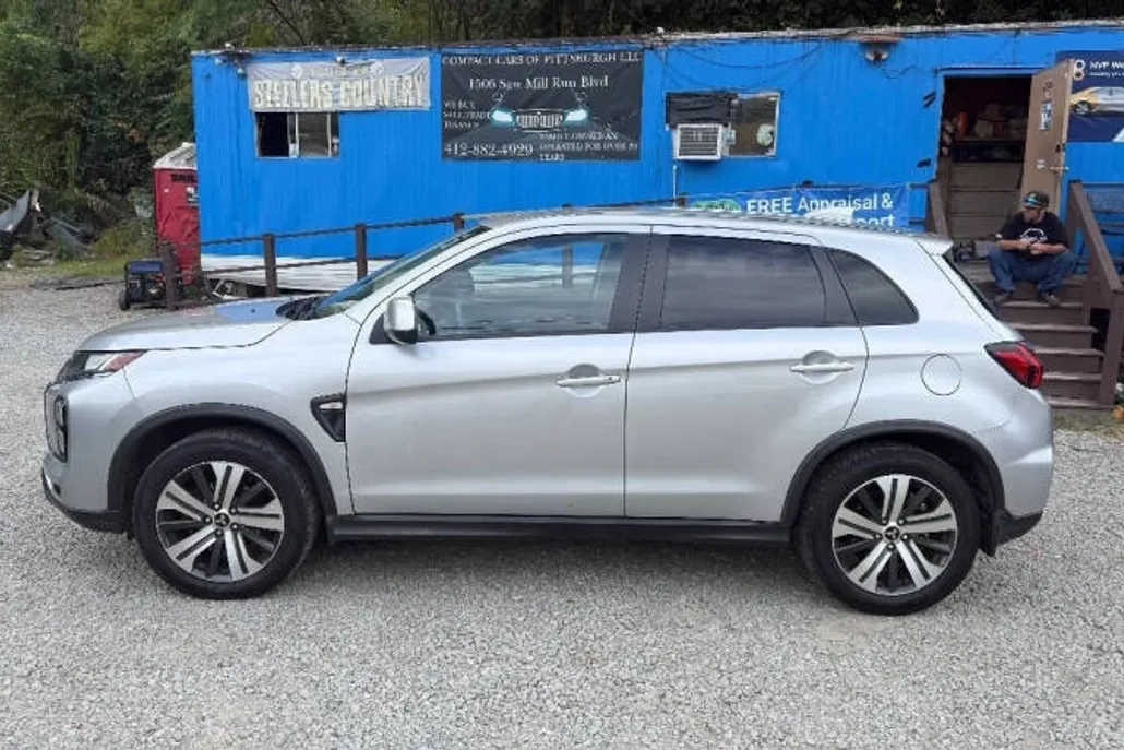 2022 Mitsubishi Outlander Sport ES photo 1