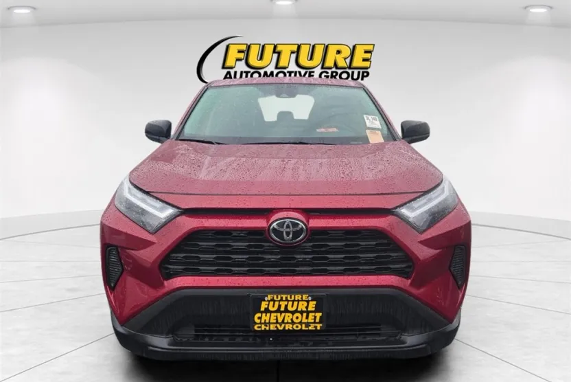 2024 Toyota RAV4 LE photo 1