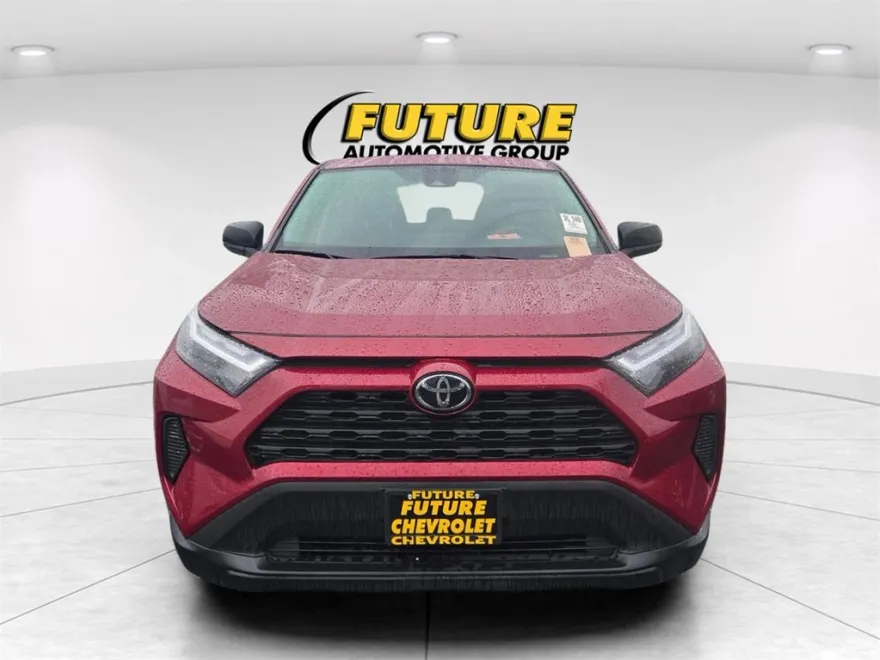 2024 Toyota RAV4 LE photo 1