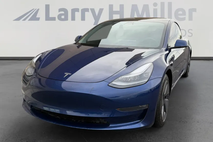 2022 Tesla Model 3 Long Range photo 1