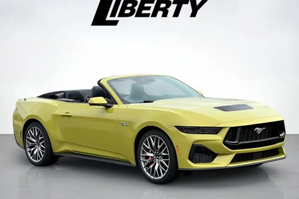 2025 Ford Mustang GT Premium Convertible photo 1