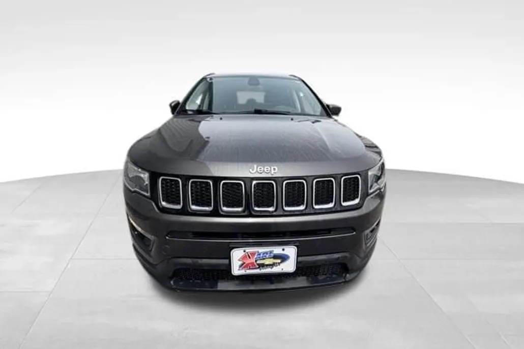 2021 Jeep Compass Latitude photo 1